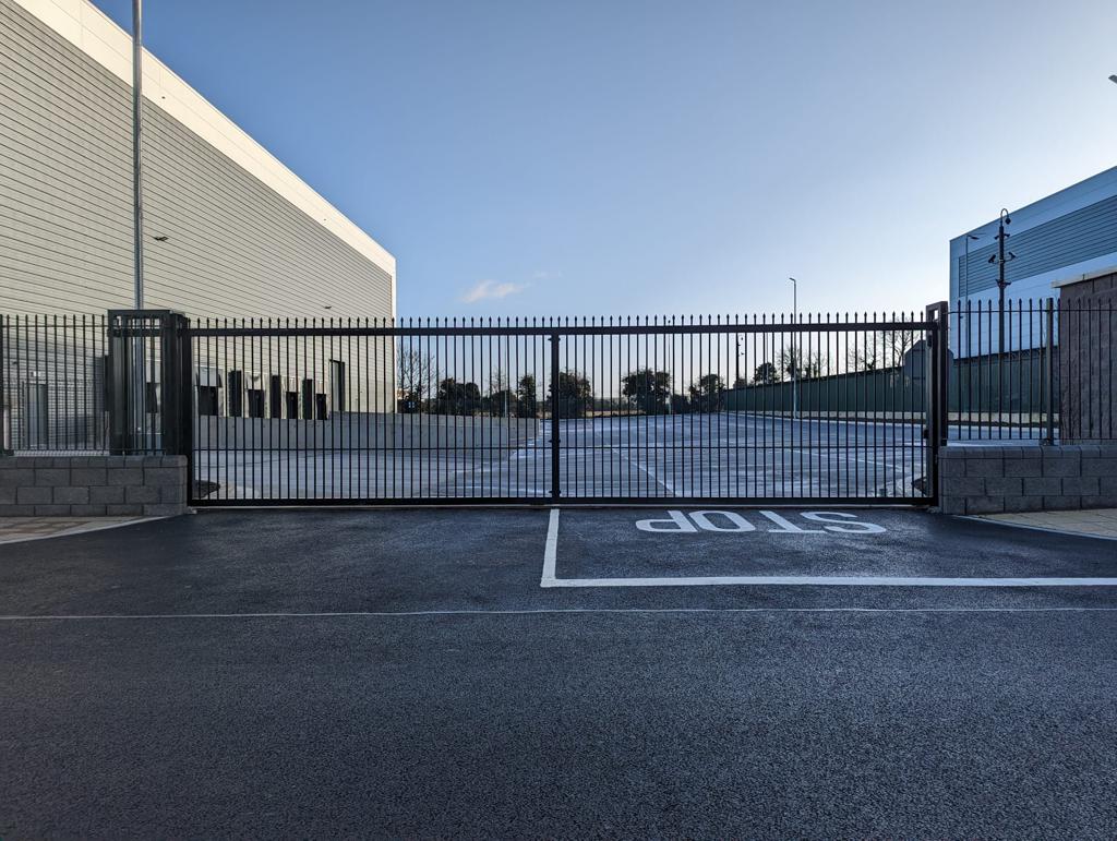 Automatic Sliding Gates | Kane Fencing | UK, NI & Ireland