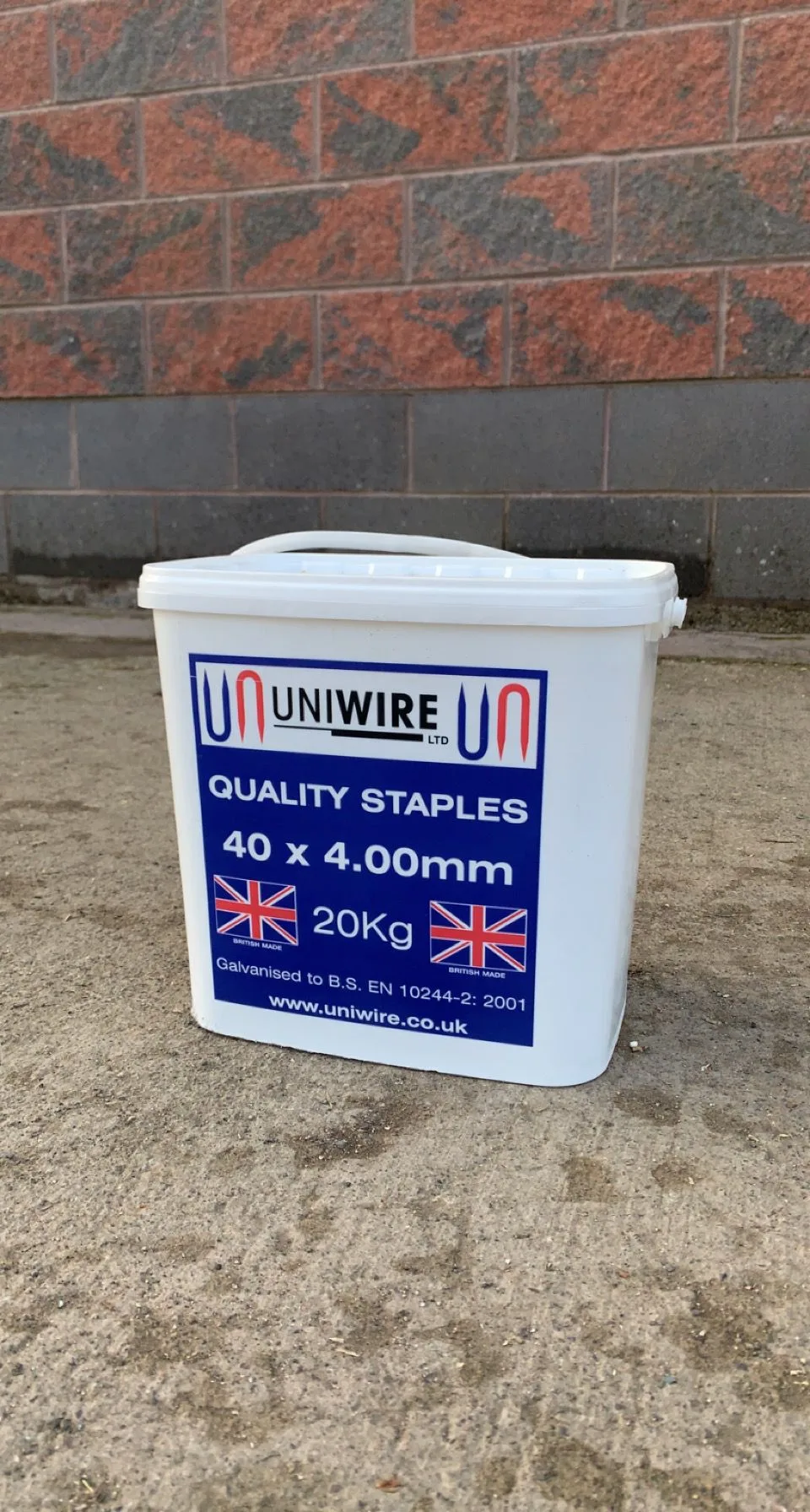 20kg Buckets of 4 x 40mm Plain Staples